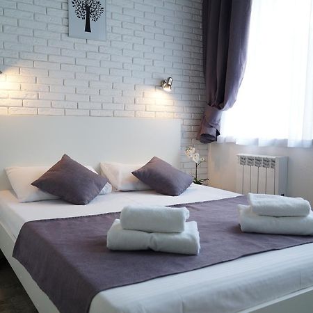 Skyhome Goloseevsky Kiev Exteriör bild